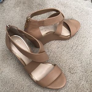 Nude wedges